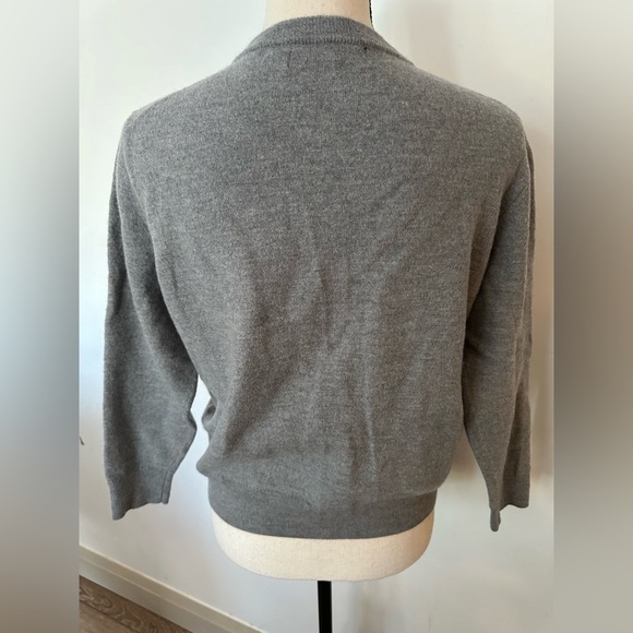 Mark Law 100% extra fine Merino wool grey sweater v neck size L fits  like S - Picture 2 of 3